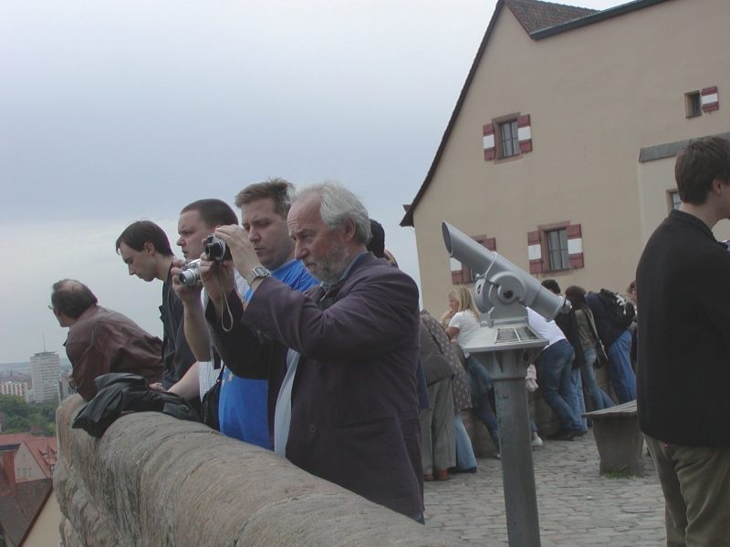 <b>On the wall</b><br />Kassen-Jackl, Simplyxred�, Helge, J.R.K. and Gerd-LL.
